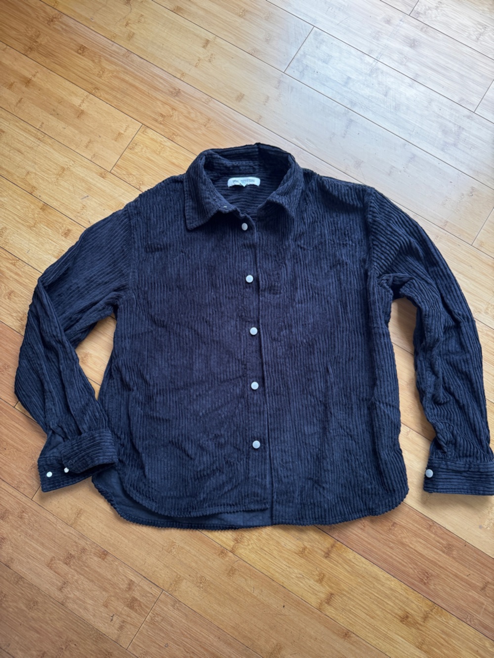 URBAN OUTFITTERS black corduroy shaket jacket shirt